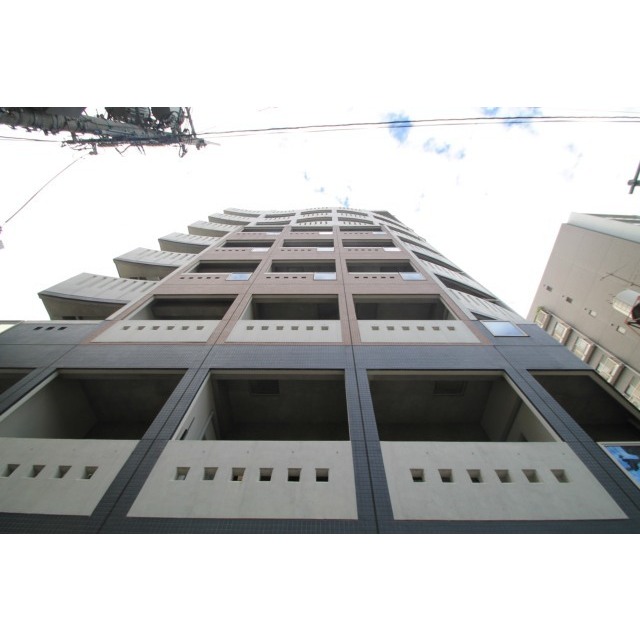 天神橋筋六丁目駅より徒歩1分 築19年2ヶ月 10階建の賃貸物件