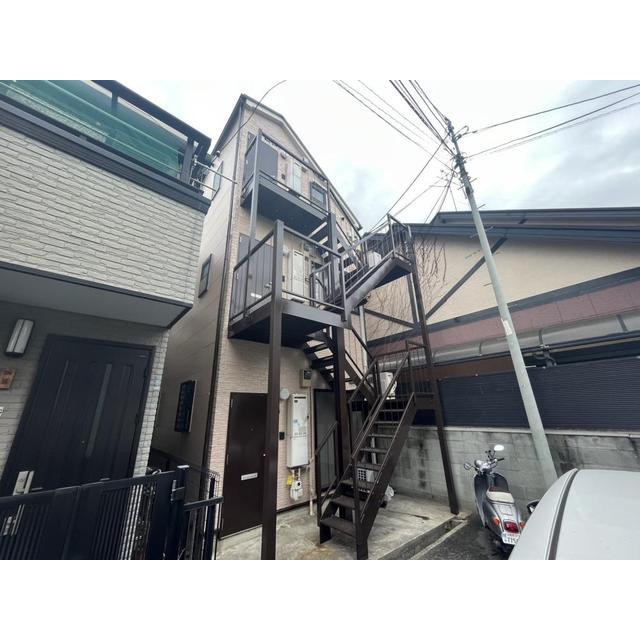 六甲道駅より徒歩8分 築21年8ヶ月 3階建の賃貸物件