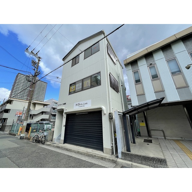 尼崎駅より徒歩5分 築36年8ヶ月 3階建の賃貸物件