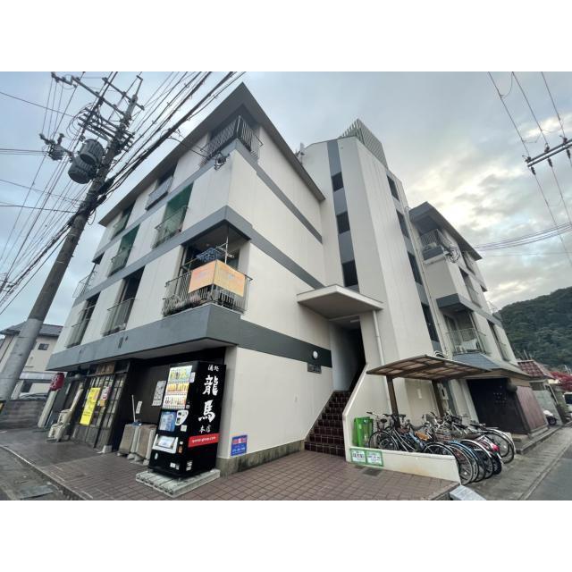 松尾大社駅より徒歩5分 築40年6ヶ月 4階建の賃貸物件