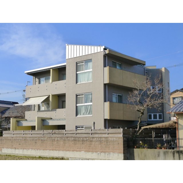 桂駅より徒歩7分 築22年3ヶ月 3階建の賃貸物件