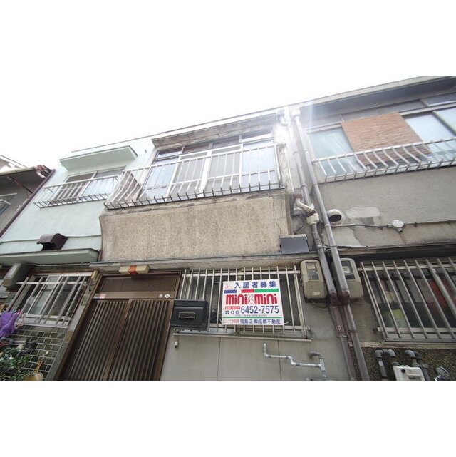 中津駅より徒歩3分 築52年10ヶ月 3階建の賃貸物件