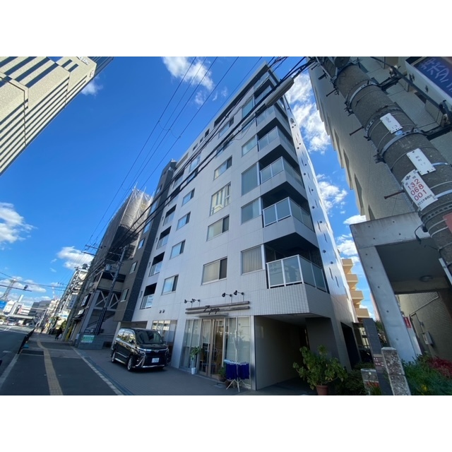 枚方市駅より徒歩6分 築12年7ヶ月 8階建の賃貸物件