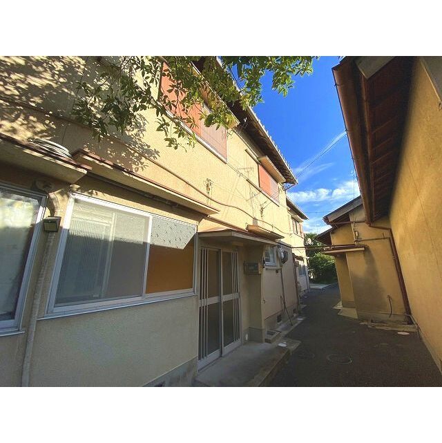 額田駅より徒歩2分 築50年3ヶ月 2階建の賃貸物件