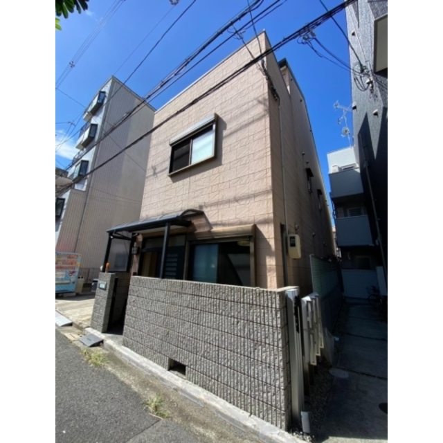 堺東駅より徒歩13分 築21年9ヶ月 3階建の賃貸物件