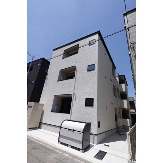 道徳駅より徒歩11分 築1年6ヶ月 3階建の賃貸物件