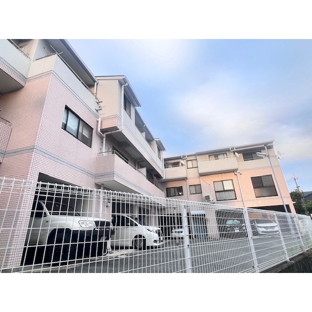 箕面萱野駅より徒歩27分 築30年8ヶ月 3階建の賃貸物件