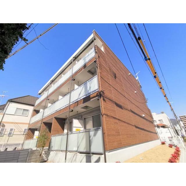 宝塚南口駅より徒歩3分 築5年9ヶ月 3階建の賃貸物件