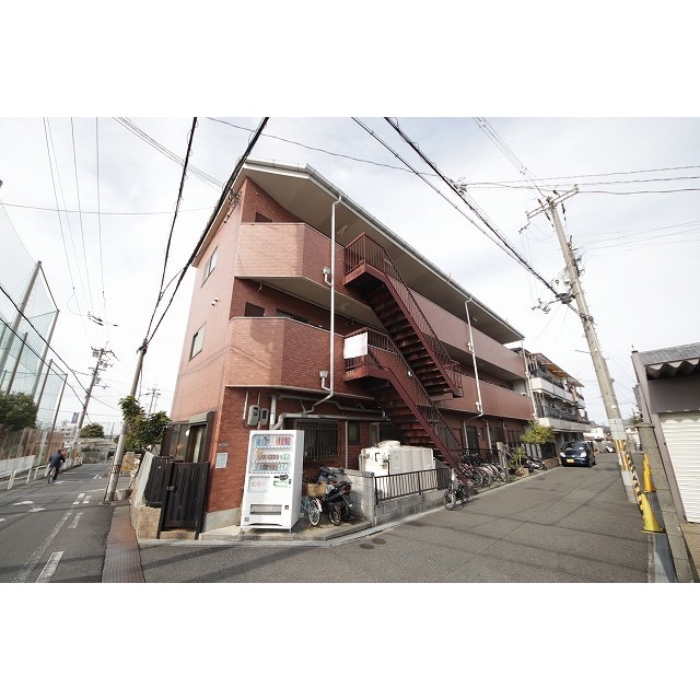 瓢箪山駅より徒歩12分 築36年1ヶ月 3階建の賃貸物件