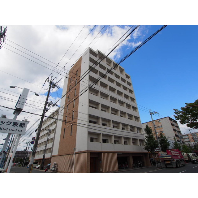 西院駅より徒歩12分 築18年 9階建の賃貸物件