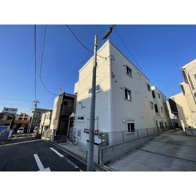 川名駅より徒歩5分 築5年 3階建の賃貸物件