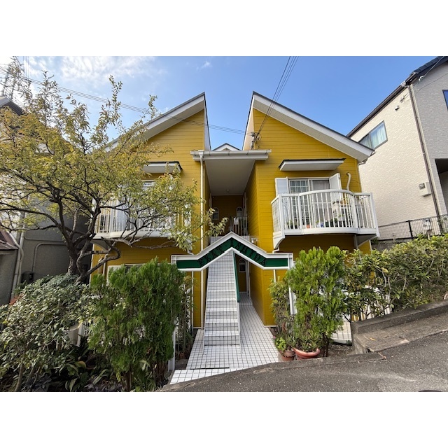 高槻駅よりバス6分 徒歩6分 築37年7ヶ月 2階建の賃貸物件