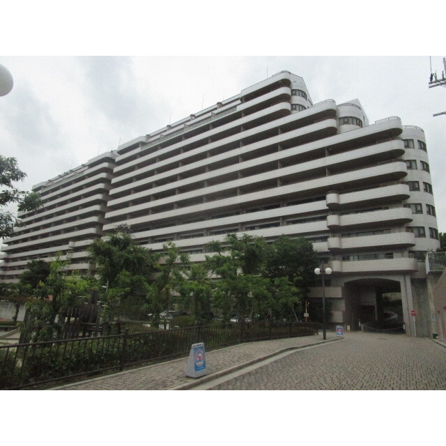 万博記念公園駅より徒歩16分 築33年8ヶ月 14階建の賃貸物件
