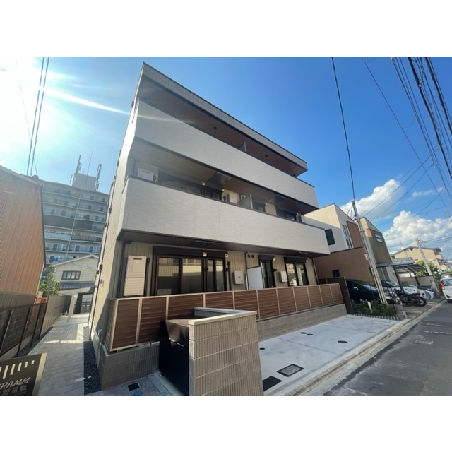 伏見駅より徒歩7分 新築 3階建の賃貸物件
