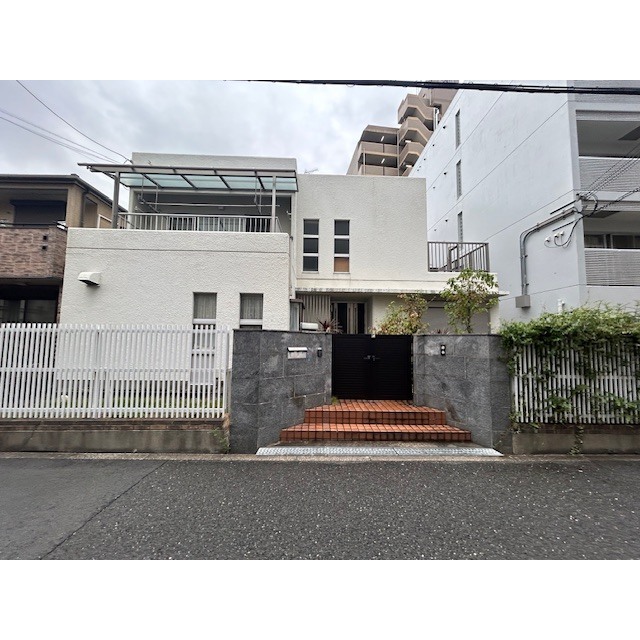 塚本駅より徒歩7分 築52年5ヶ月 2階建の賃貸物件