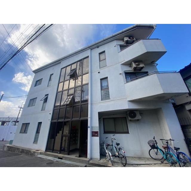 吹田駅より徒歩12分 築37年9ヶ月 3階建の賃貸物件