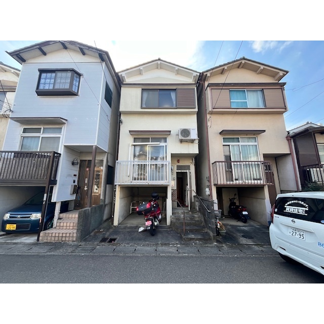 淀駅より徒歩17分 築50年11ヶ月 2階建の賃貸物件