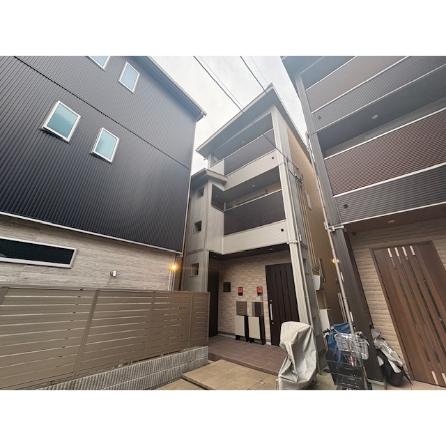 山科駅より徒歩5分 築5年2ヶ月 2階建の賃貸物件