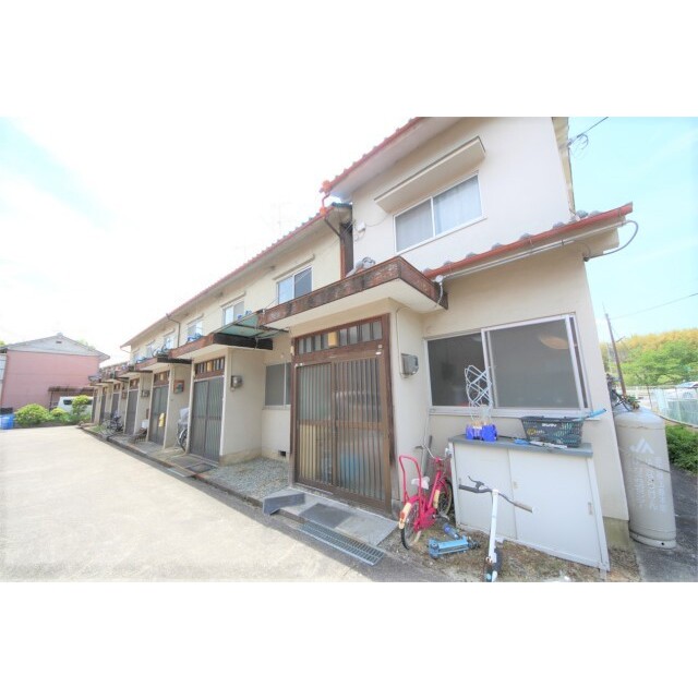 飛鳥駅より徒歩5分 築41年11ヶ月 2階建の賃貸物件