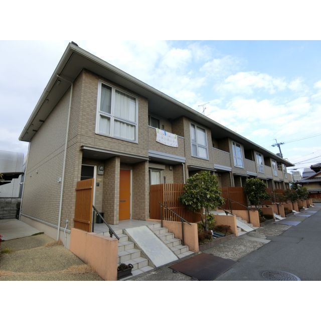 向日町駅より徒歩23分 築16年2ヶ月 2階建の賃貸物件