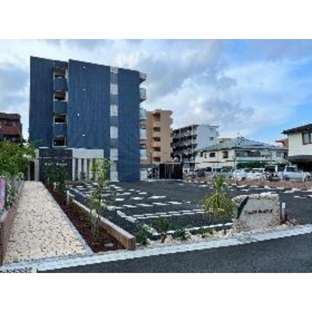 本厚木駅より徒歩5分 築3年7ヶ月 5階建の賃貸物件