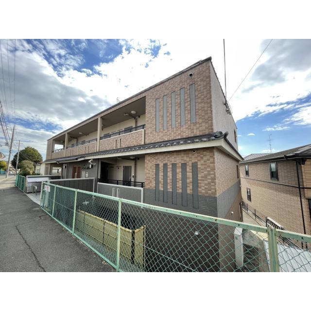 西向日駅より徒歩10分 築13年8ヶ月 3階建の賃貸物件