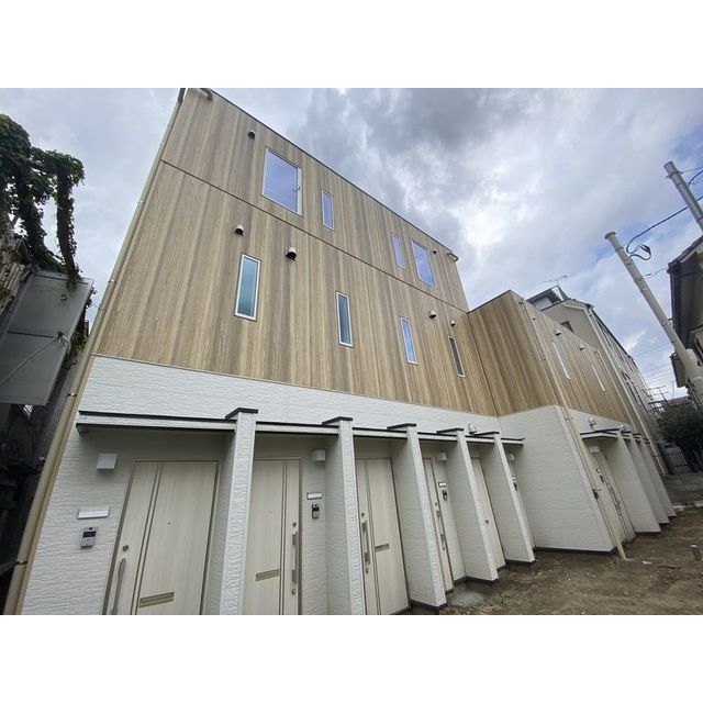 四ツ木駅より徒歩2分 築2年1ヶ月 3階建の賃貸物件