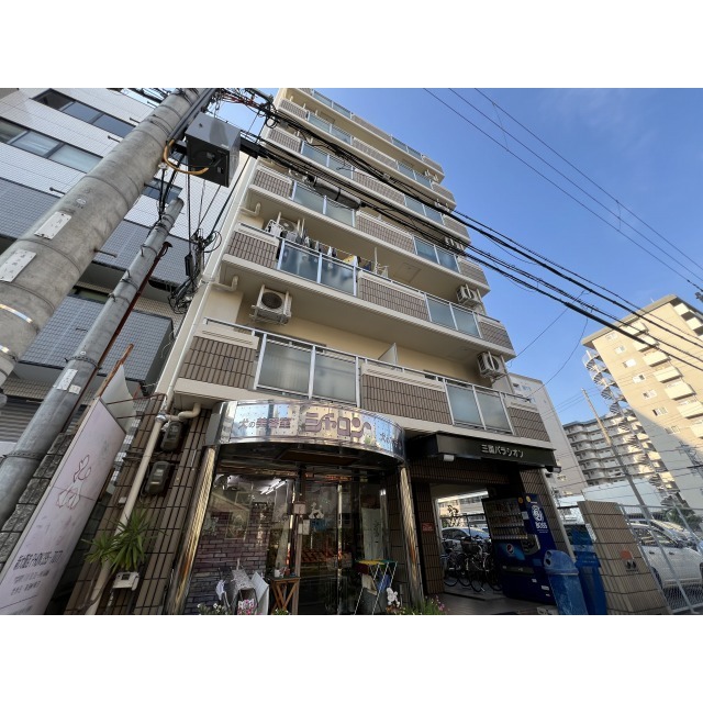 新大阪駅より徒歩12分 築38年 7階建の賃貸物件