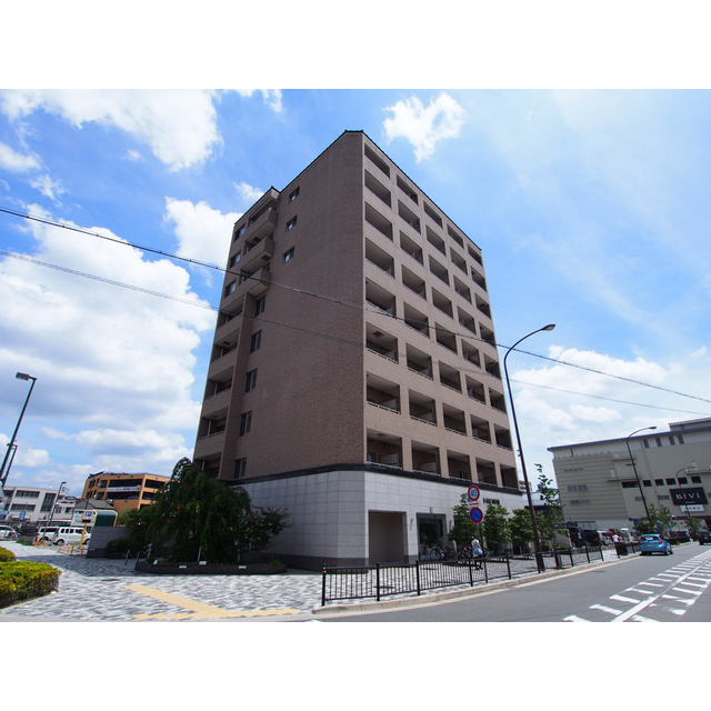 二条駅より徒歩4分 築15年10ヶ月 9階建の賃貸物件