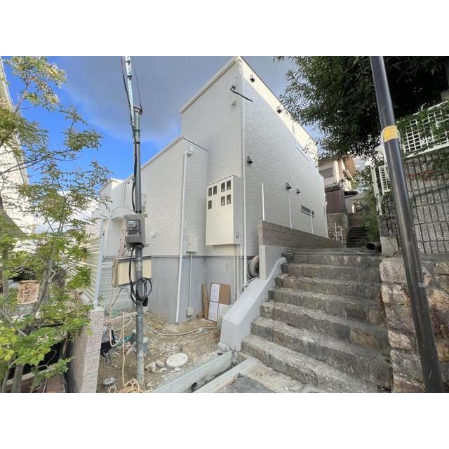 逆瀬川駅より徒歩6分 築1年2ヶ月 2階建の賃貸物件