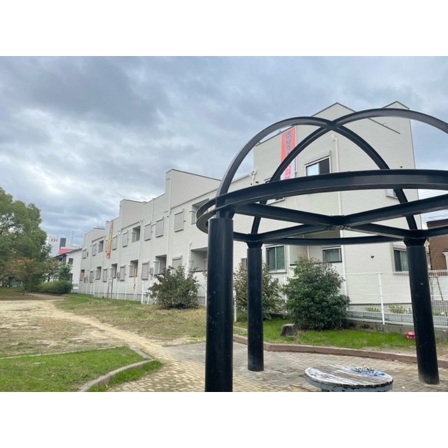 堺東駅より徒歩8分 築2年1ヶ月 2階建の賃貸物件