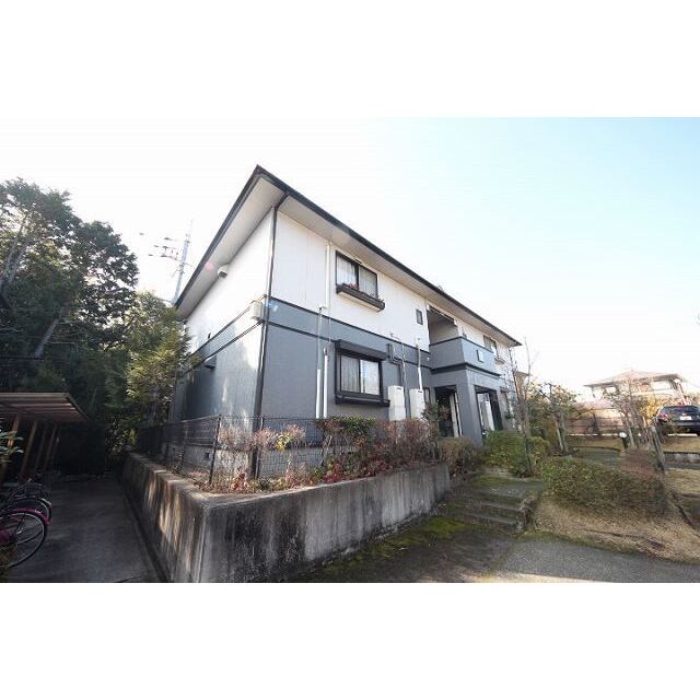 学園前駅よりバス10分 徒歩5分 築29年10ヶ月 2階建の賃貸物件