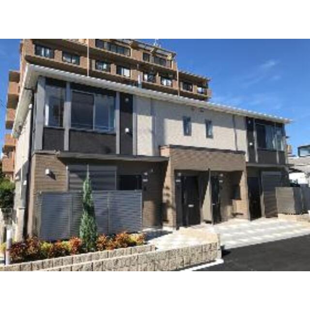 三田駅より徒歩17分 築3年2ヶ月 2階建の賃貸物件