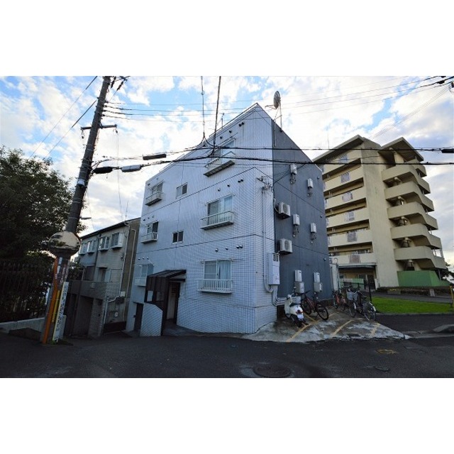 枚方市駅より徒歩12分 築37年1ヶ月 4階建の賃貸物件