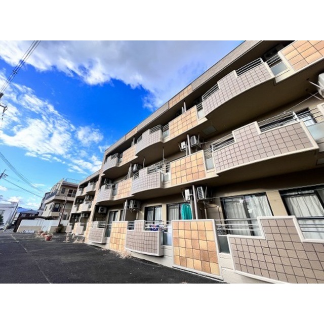 淀駅より徒歩5分 築32年10ヶ月 3階建の賃貸物件