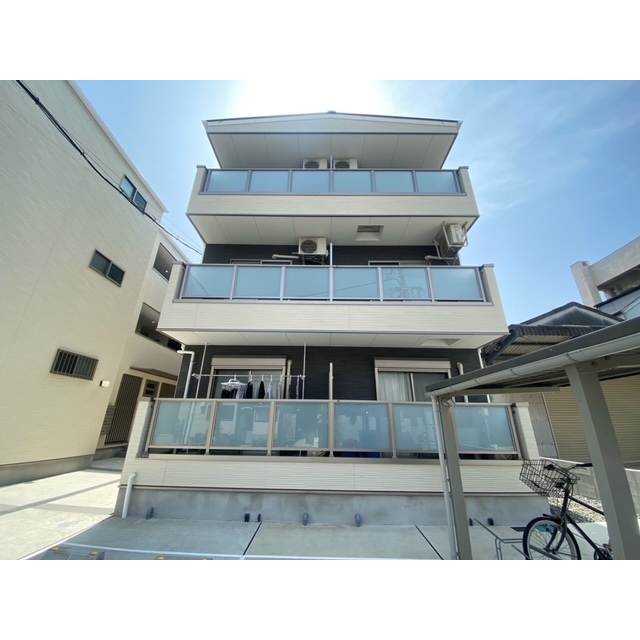 住ノ江駅より徒歩8分 築5年2ヶ月 3階建の賃貸物件