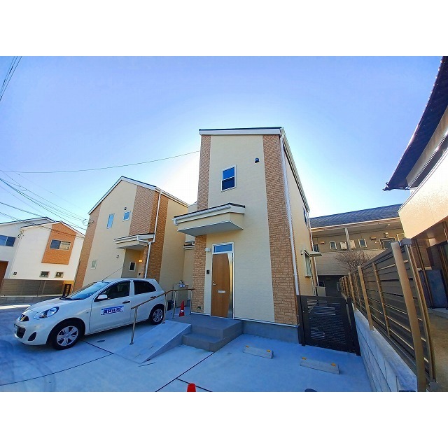 大橋駅より徒歩15分 築4年7ヶ月 2階建の賃貸物件