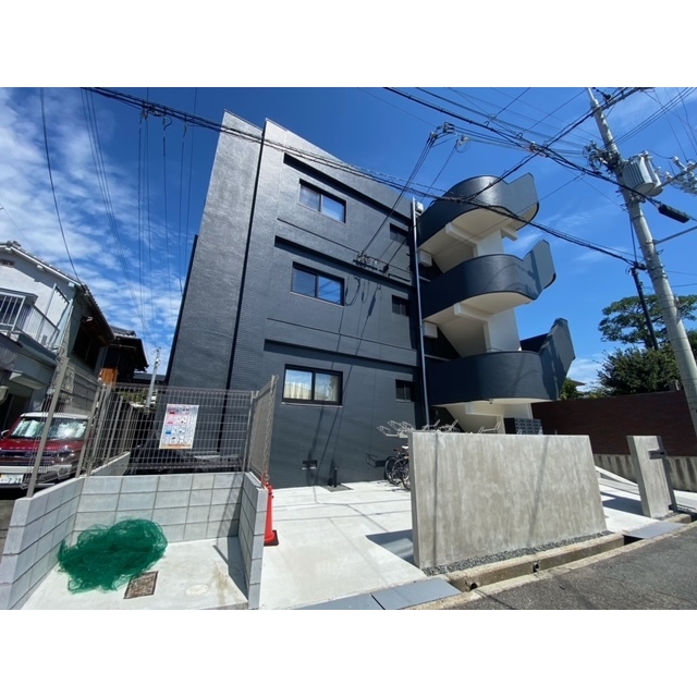 西明石駅より徒歩10分 築45年 3階建の賃貸物件