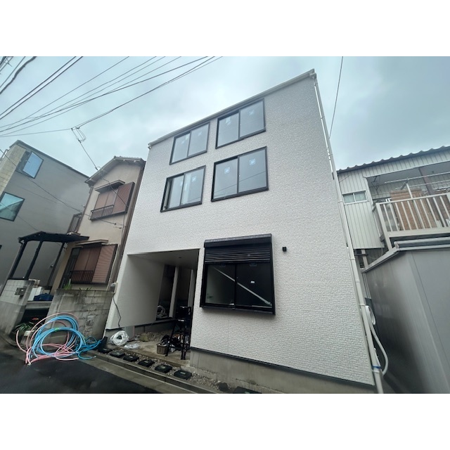 四ツ木駅より徒歩10分 新築 3階建の賃貸物件