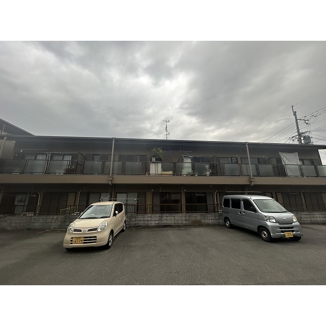 松井山手駅より徒歩44分 築40年8ヶ月 3階建の賃貸物件