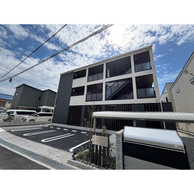石橋阪大前駅より徒歩14分 新築 3階建の賃貸物件