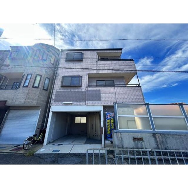 忍ケ丘駅より徒歩8分 築26年9ヶ月 3階建の賃貸物件