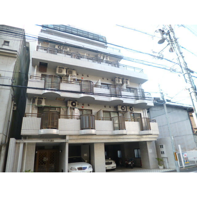 五条駅より徒歩3分 築38年3ヶ月 8階建の賃貸物件