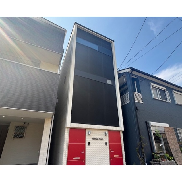 堺駅より徒歩6分 築9年3ヶ月 2階建の賃貸物件