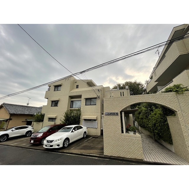 いりなか駅より徒歩10分 築39年3ヶ月 3階建の賃貸物件