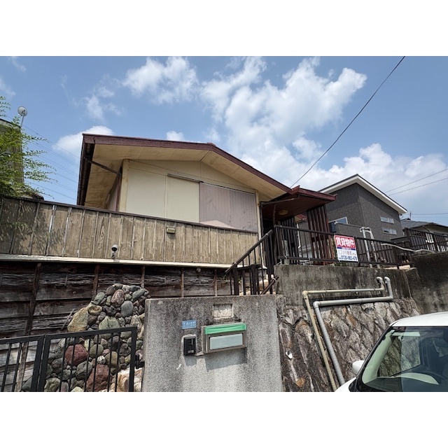 石山寺駅よりバス11分 徒歩8分 築52年11ヶ月 1階建の賃貸物件