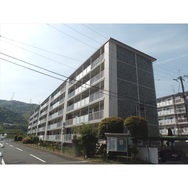 島本駅より徒歩5分 築52年8ヶ月 5階建の賃貸物件