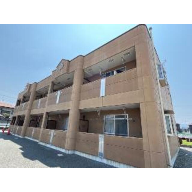  築13年8ヶ月 2階建の賃貸物件