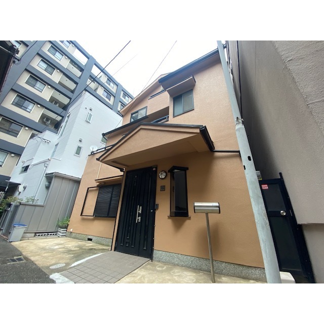 中崎町駅より徒歩5分 築28年5ヶ月 3階建の賃貸物件