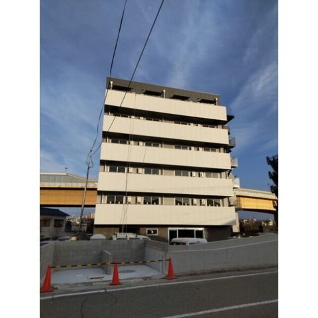 川西能勢口駅より徒歩10分 築1年8ヶ月 6階建の賃貸物件